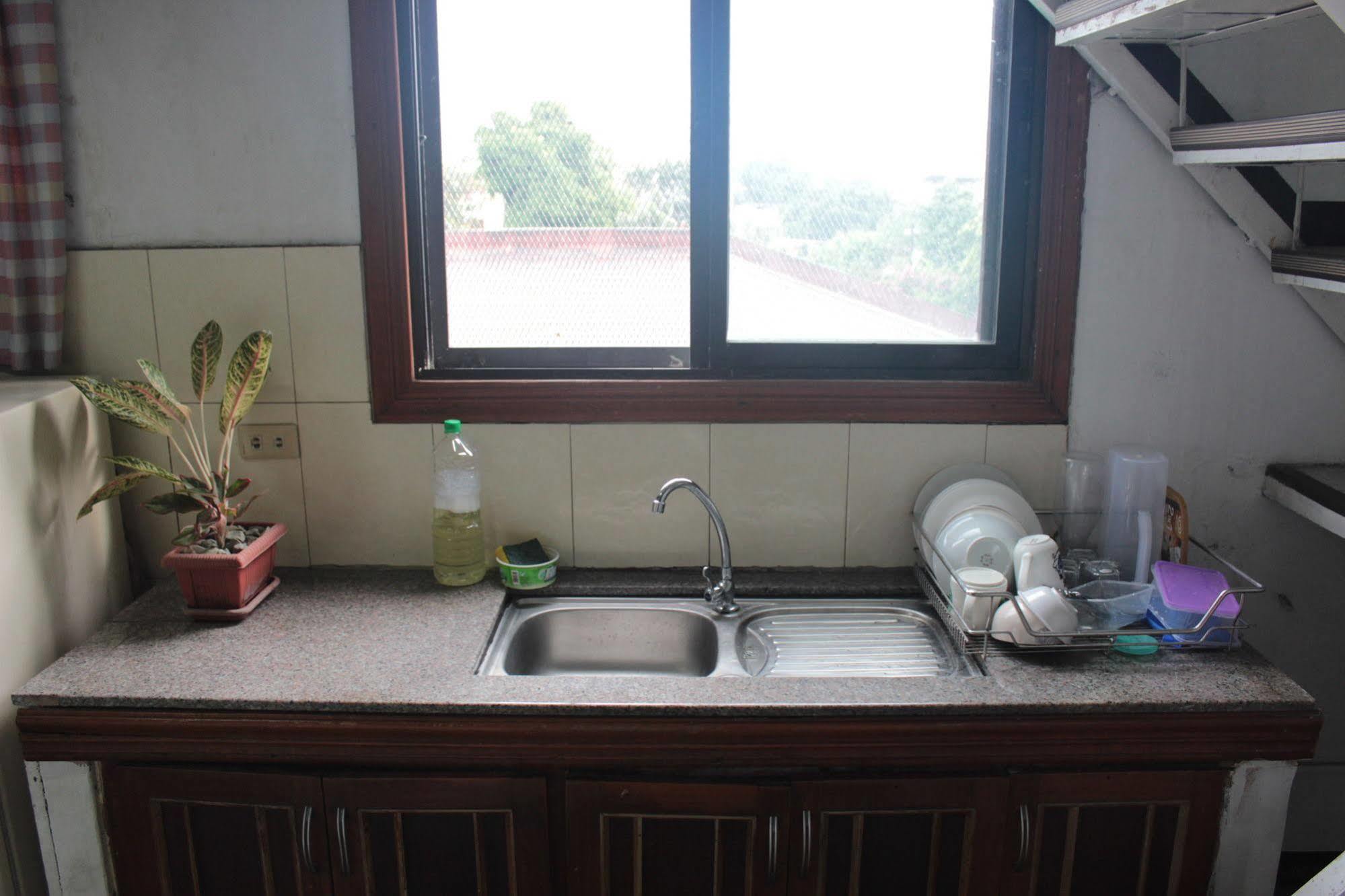 Yuj Inn - Quezon City Exteriör bild