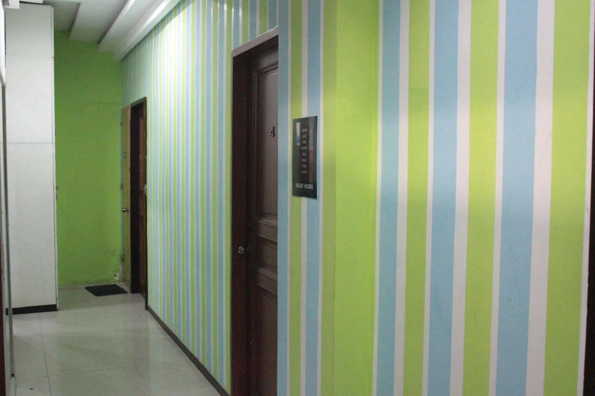 Yuj Inn - Quezon City Exteriör bild